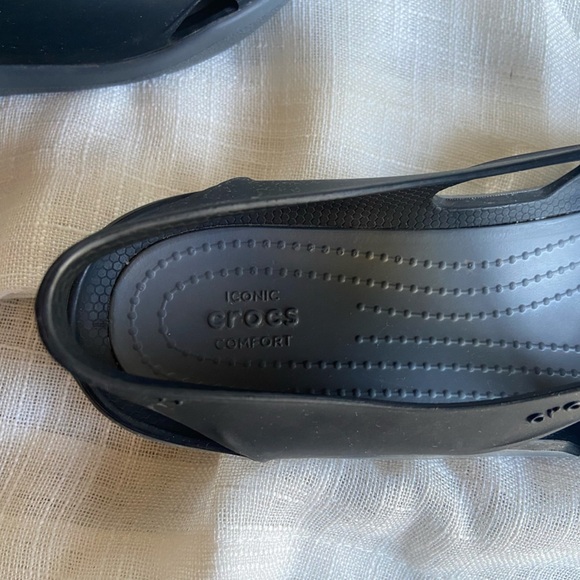 Crocs Women’s Swiftwater Wave Mary Jane Water Sandals Flats Sz 8 Black Comfort - Picture 4 of 10